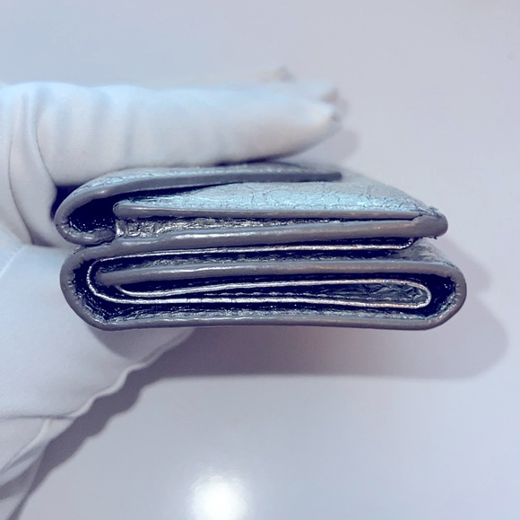 RARE BALENCIAGA METALLIC PAPIER ARENA LAMBSKIN MINI TRIFOLD WALLET - Picture 3 of 10